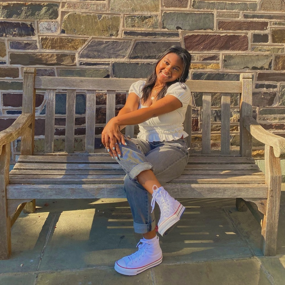 Meet your Posher, Dionna